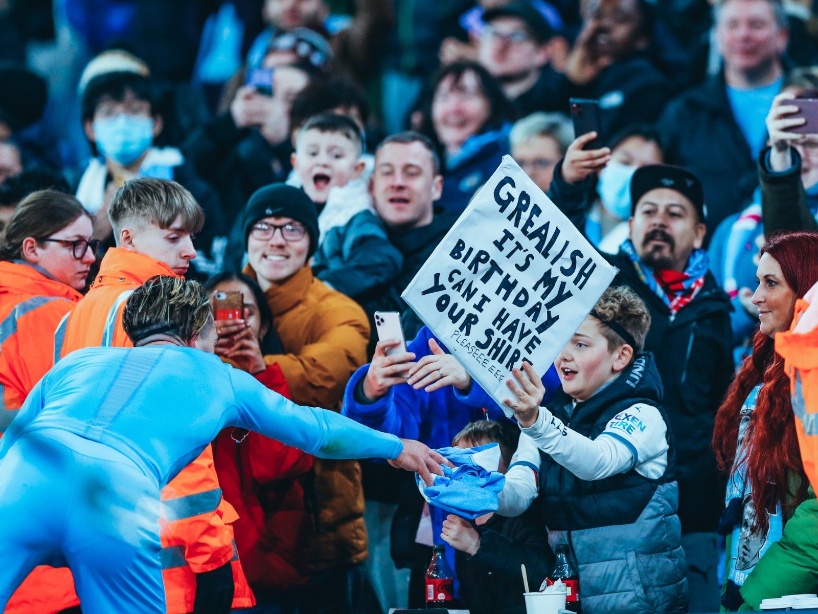 他在中场积 他在中场积