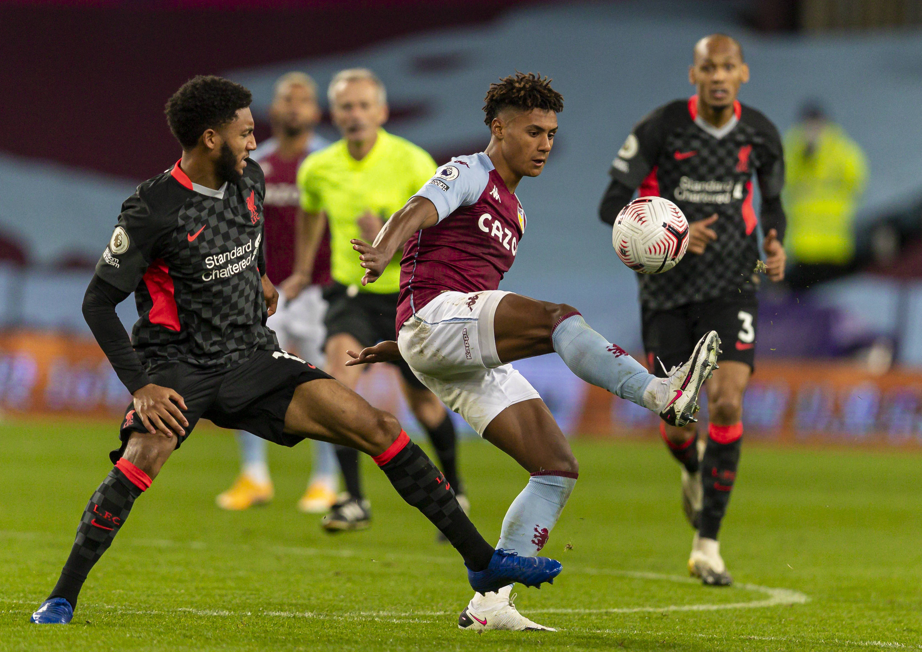 中展现出他 中展现出他